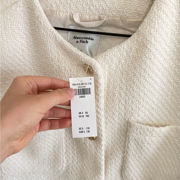 Abercrombie & Fitch Collarless Tweed Jacket in Cream - Picture 8 of 8